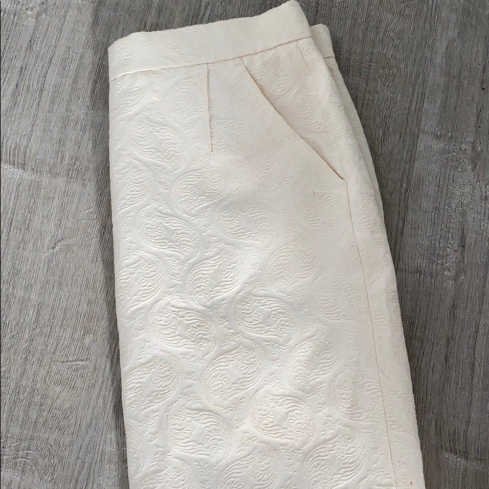 BCBGMAXAZRIA embossed cream pencil skirt